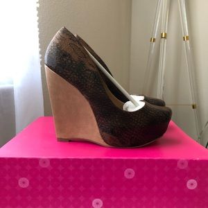 SOLD Shoedazzle Ciji wedges